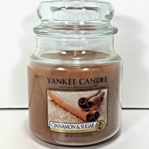2/15 🌻 New cinnamon & sugar yankee candle